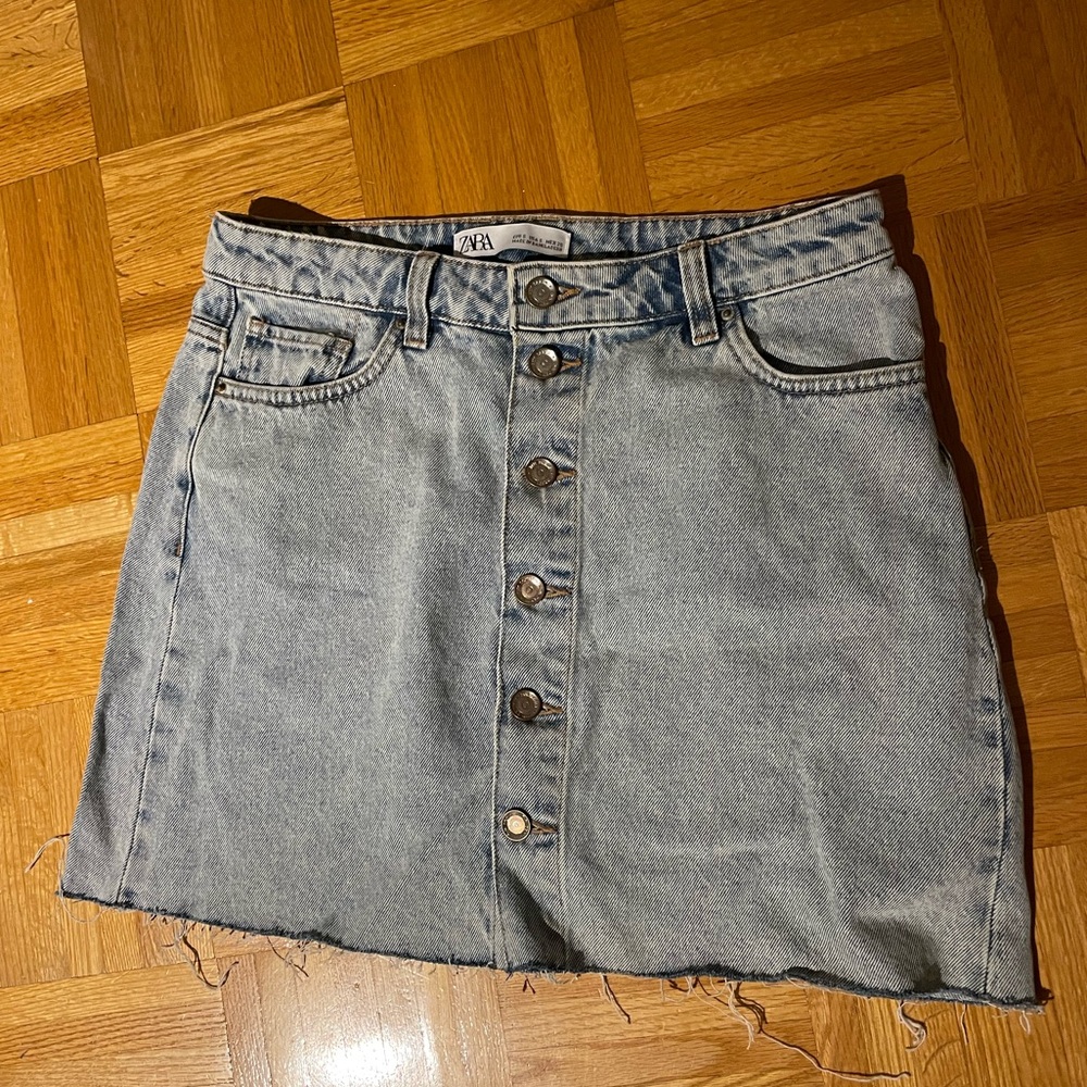 Zara denim mini skirt. Size 26